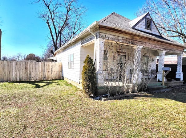 802 First Avenue, Monett, MO 65708