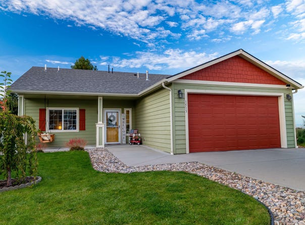 1513 E First Ct, Deer Park, WA 99006
