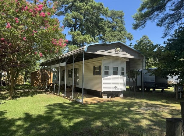 5043* BLUE POINT DR, HORNTOWN, VA 23395