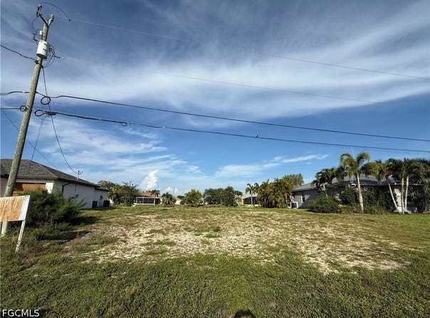 3009 SW 11th Place, Cape Coral, FL 33914
