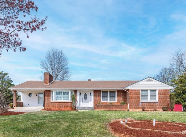 1128 Snead Circle, Bedford, VA 24523