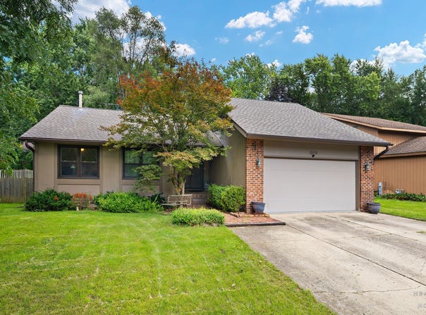1059 N Old Mill Road, Palatine, IL 60067