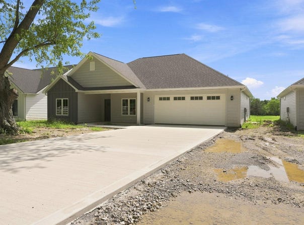 2210 E 250 N Road, Bluffton, IN 46714