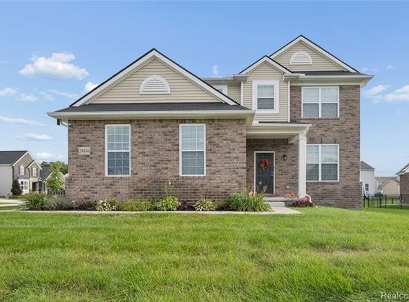 24886 Canoe Drive, Macomb Twp, MI 48042