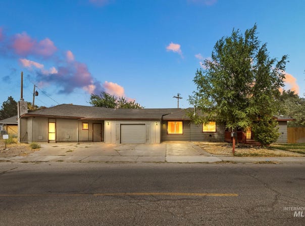 106 E 8th, Mountain Home, ID 83647