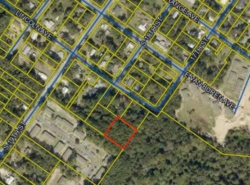 17th Street, DeFuniak Springs, FL 32435