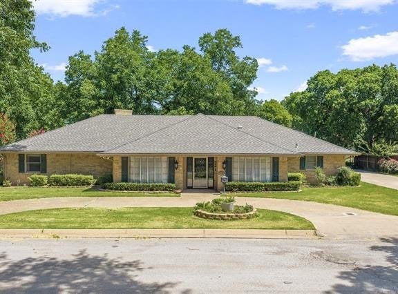 521 Circle Drive, Marietta, OK 73448