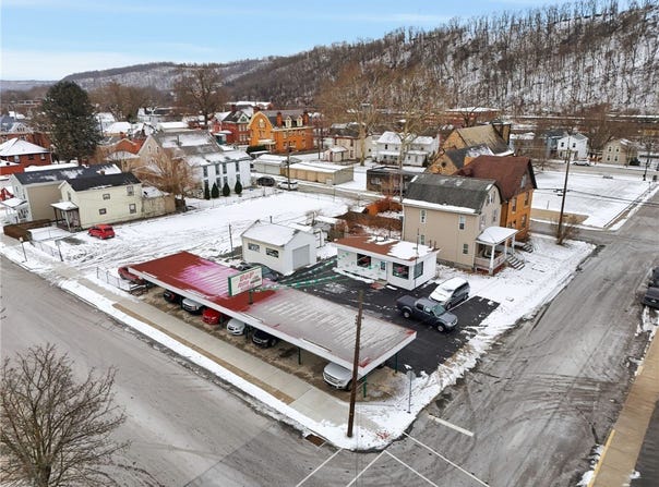 1202 5th Ave, New Brighton, PA 15066