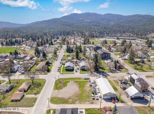 517 E 3rd Ave, Post Falls, ID 83854