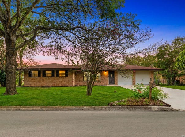 234 ZEPHYR DR, Windcrest, TX 78239