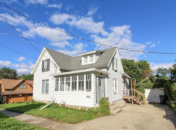 806 Bluff Street, Cedar Falls, IA 50613