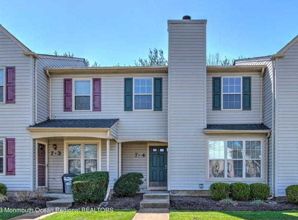 7 Stuart Drive, Freehold, NJ 07728