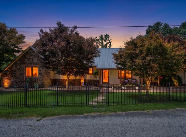 15399 Putman Road, Rogers, AR 72756