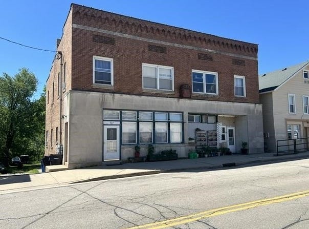 537 S Main Street, Fall River, WI 53932