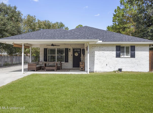 722 Zimmerman Street, Waveland, MS 39576