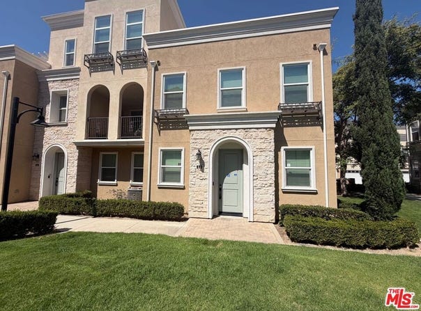 573 Winchester Dr, Oxnard, CA 93036