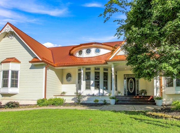 286 Bobcat Tr, Caryville, TN 37714