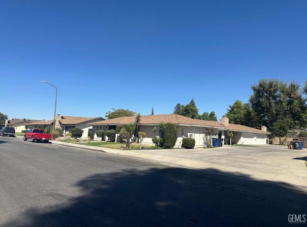 1300 McDonald Way, Bakersfield, CA 93309