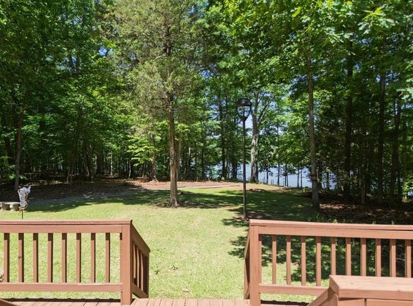 76 Mustang Road, Buffalo Junction, VA 24529