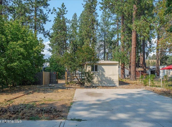 4301 E Maplewood Ave, Post Falls, ID 83854