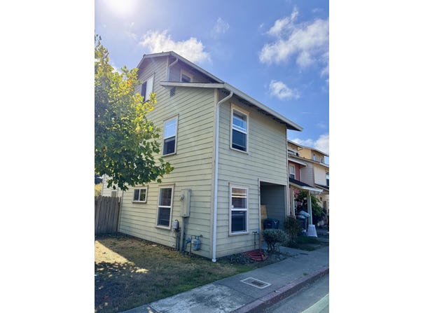 984 Courtyard Circle, Arcata, CA 95521