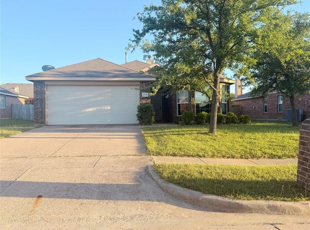 2105 Thistle Lane, Forney, TX 75126