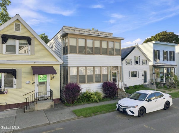 479 8th Avenue, Troy, NY 12182