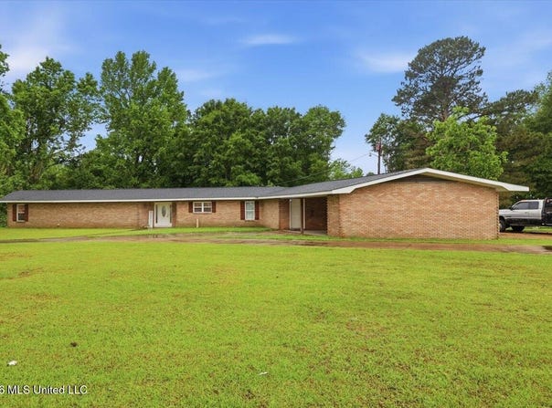 270 Magnolia Drive, Raleigh, MS 39153