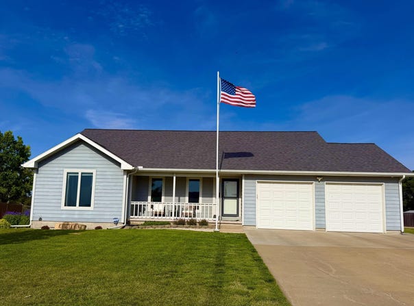 1203 S Bell, Lyons, KS 67554