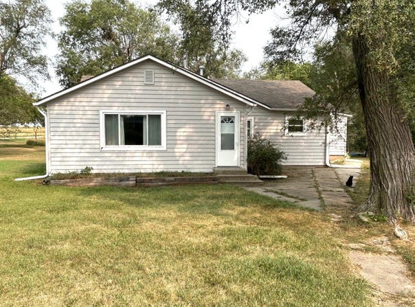 1495 Queen Rd, Belleville, KS 66935