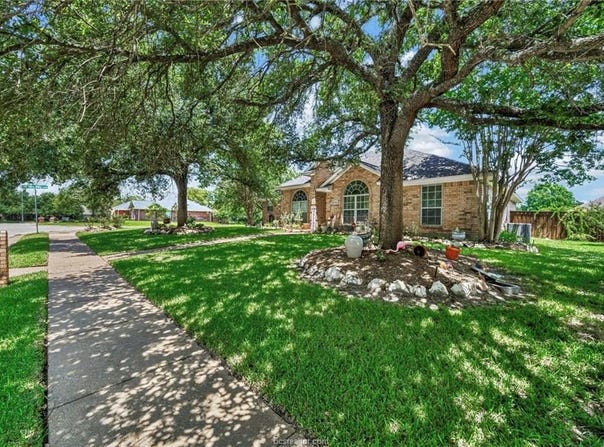 2301 Kuykendall Circle, Bryan, TX 77808