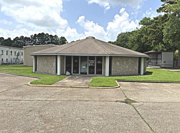 1208 S Chestnut St., Lufkin, TX 75901