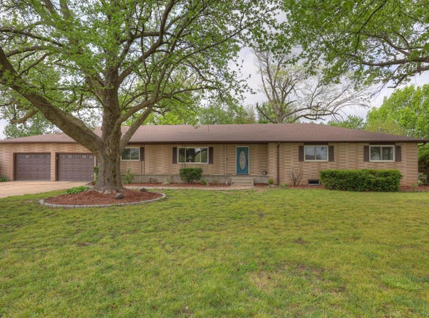 13200 Oregon Lane, Neosho, MO 64850