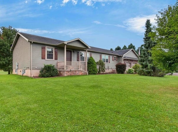 110 W Woodlawn Ave, Elkland, PA 16920