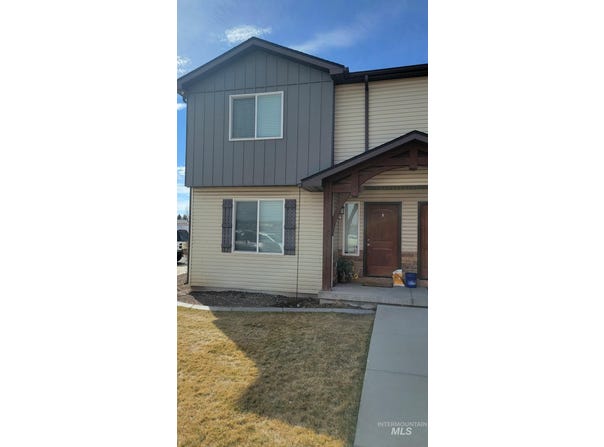 470 Sunflower Rd, Rexburg, ID 83440
