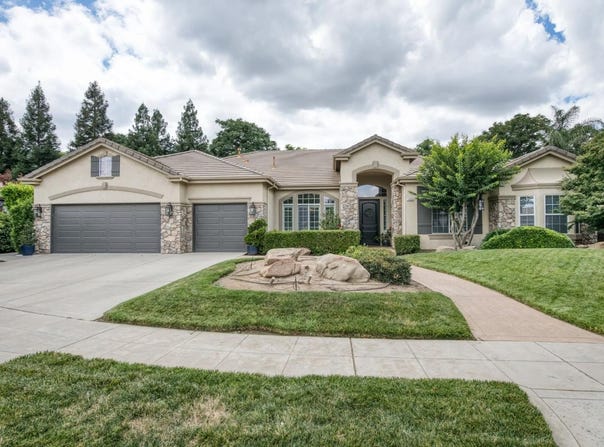 1026 N Cherry Lane, Clovis, CA 93611
