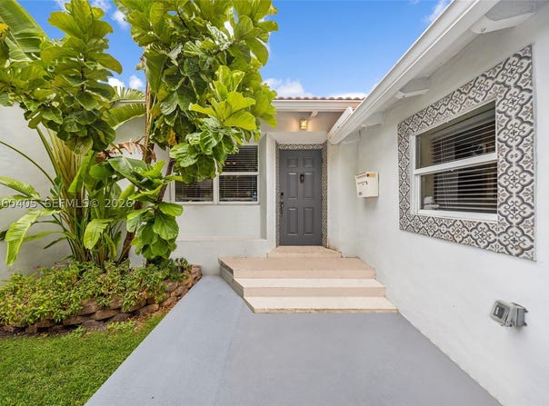 1324 Normandy Dr, Miami Beach, FL 33141
