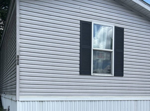 1083 E State Road 2, La Porte, IN 46350