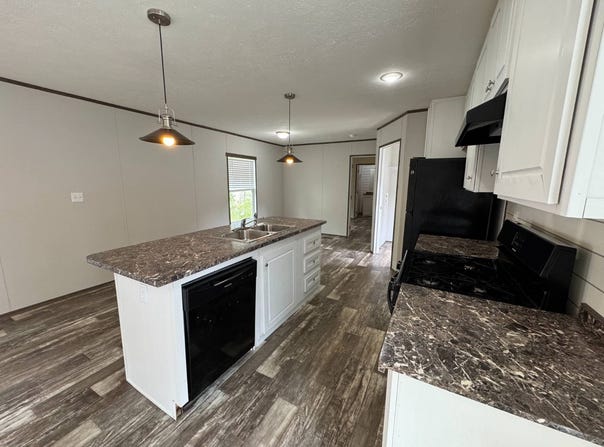 242 Wallingford Drive, Hampton, GA 30228