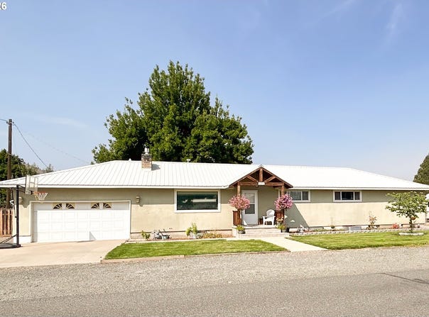 2305 16TH St, BakerCity, OR 97814