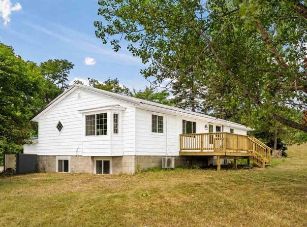 332 N M-75, BOYNE CITY, MI 49712