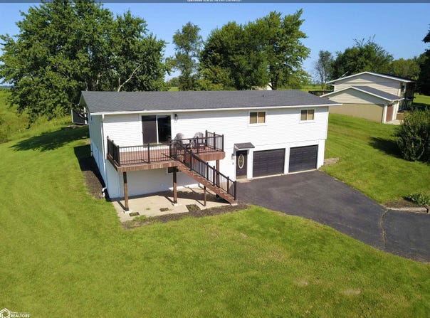 21 Eagle Drive, Oakland Acres, IA 50112