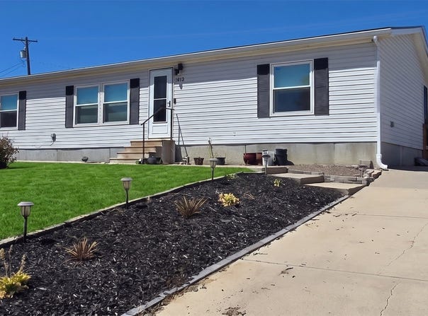 1613 Mulberry Circle, Dodge City, KS 67801