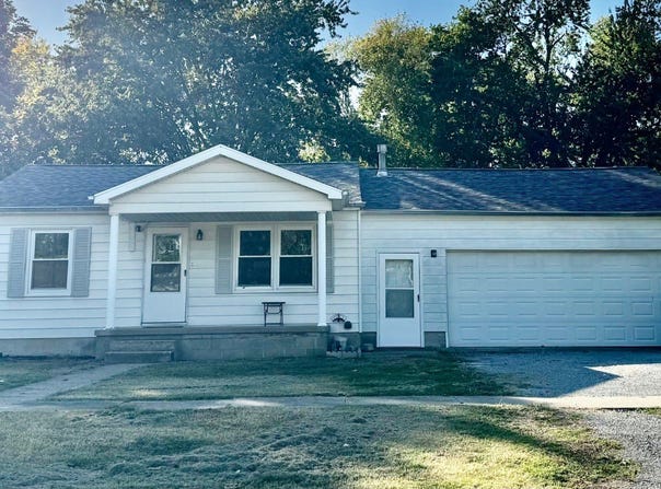 114 Fairview Drive, Carmi, IL 62821