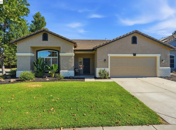 1532 Sophie Ln, Escalon, CA 95320