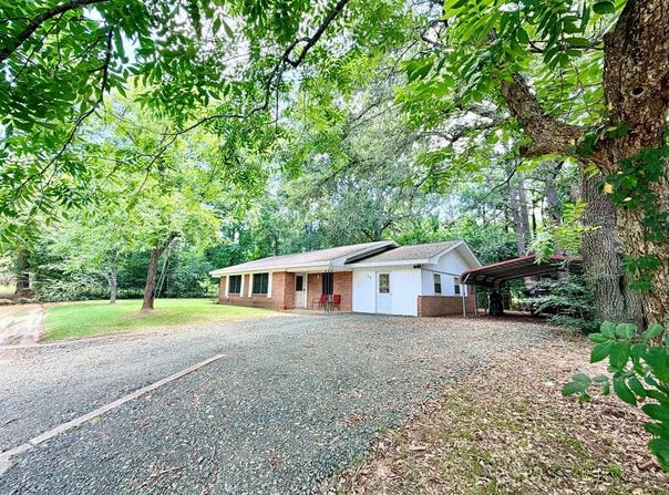 112 Highland St, Hemphill, TX 75948