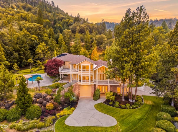 4459 Old Stage Road, Central Point, OR 97502