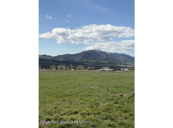 BACHELOR'S BUTTON CIRCLE lot: 13, Etna, WY 83118