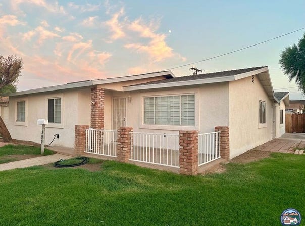 390 W Adler St, Brawley, CA 92227
