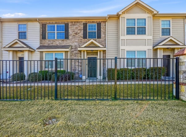 6913 Sandshell Boulevard, Fort Worth, TX 76137